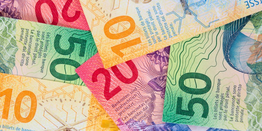 Credit Suisse Is Latest Bank to Charge Clients for Cash Deposits