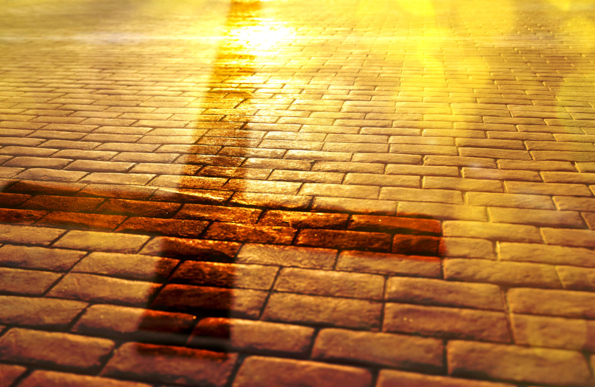 Crypto Trader: Bitcoin Closes In On Life-Changing Golden Cross