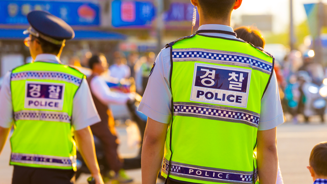 South Korean Police Seize Shares From Major Bithumb Shareholder