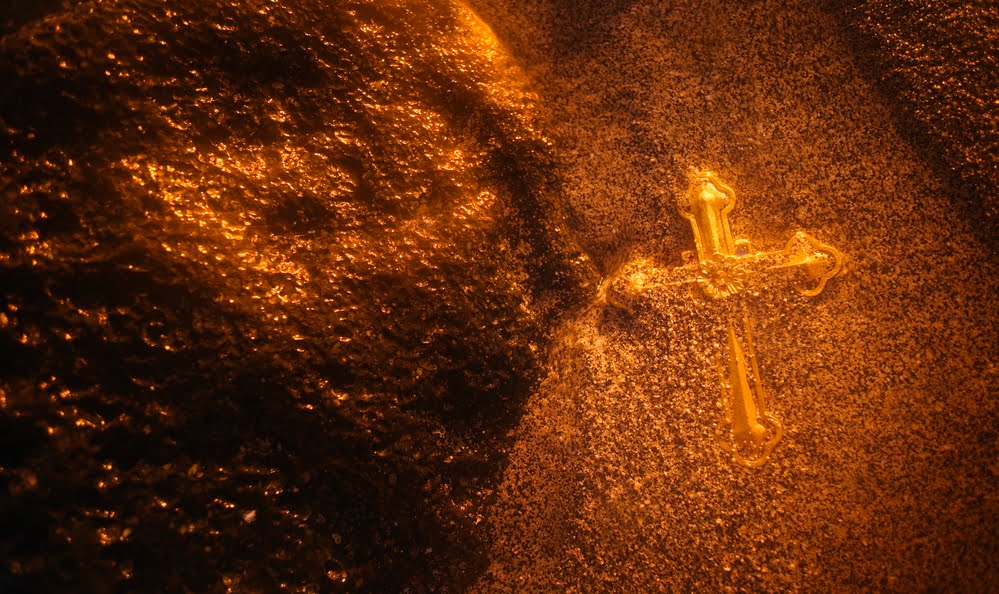 Chainlink Paints Golden Cross as BlockFi Announces LINK Support